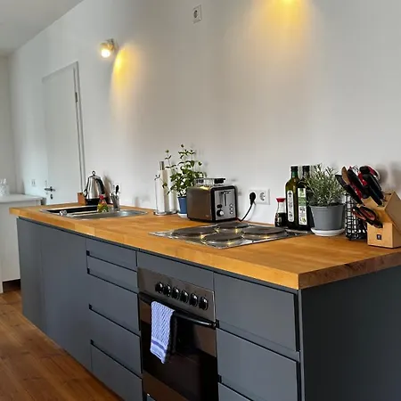 Ruhige-moderne Mit Burgblick Apartment