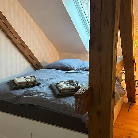 Ruhige-moderne Mit Burgblick Lägenhet